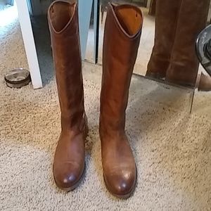 Melissa button Frye Calf boots 8.5